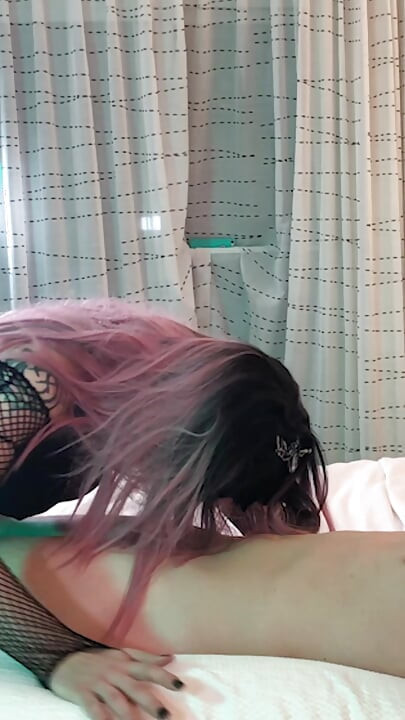 Sissy jade madison si cewek gotik nyepong kontol sampai tenggelam - kompilasi 4