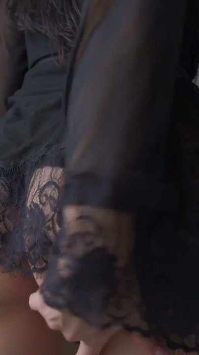 Experimentando roupas sensuais! Provador | Clipe 2