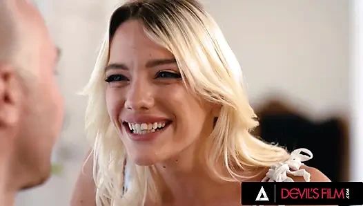 Film mesum - kenna james merangkak pacarnya lagi masturbasi dan minta dientot habis-habisan