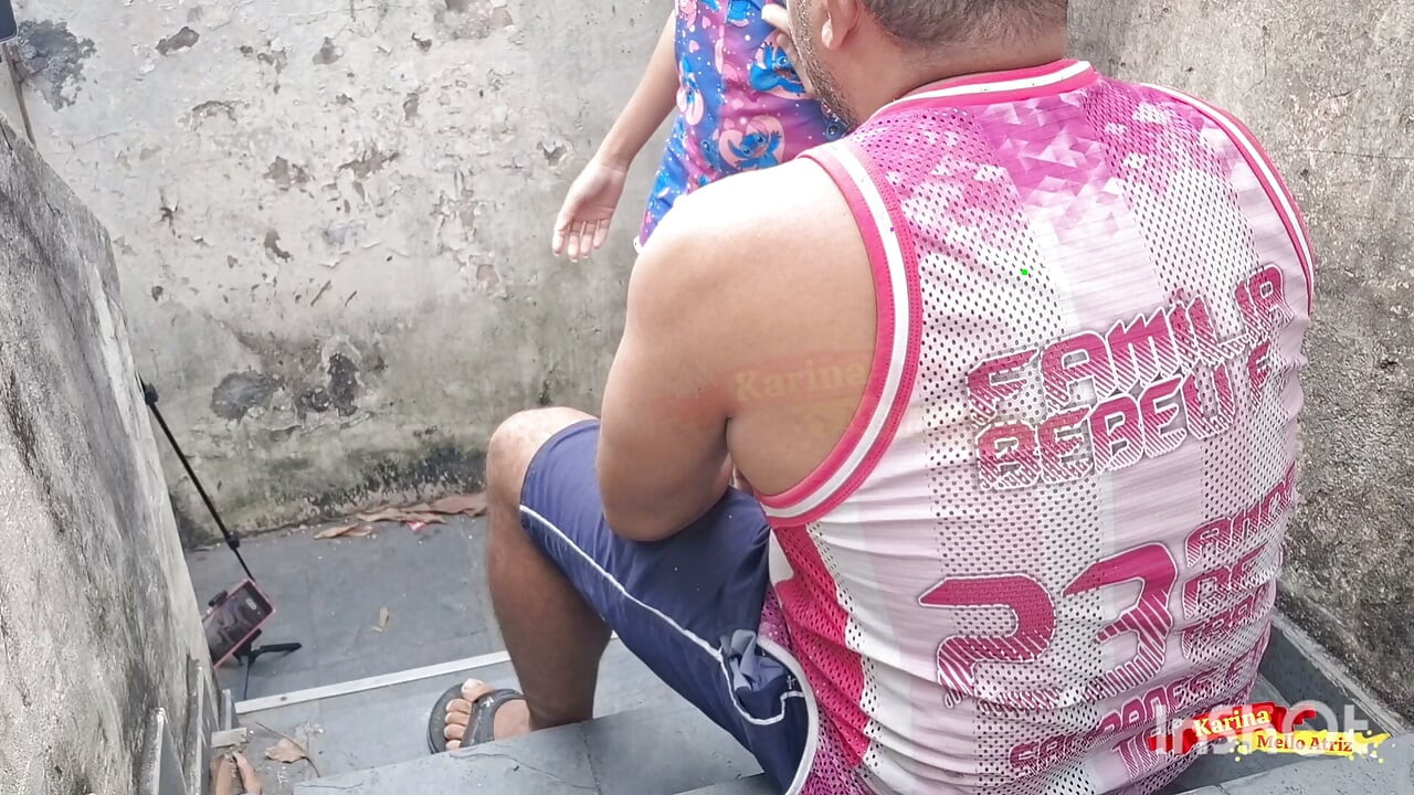 100% anal nas escadas de uma casa abandonado