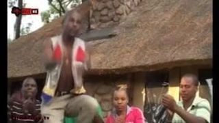 Vidéo musicale africaine aux seins nus