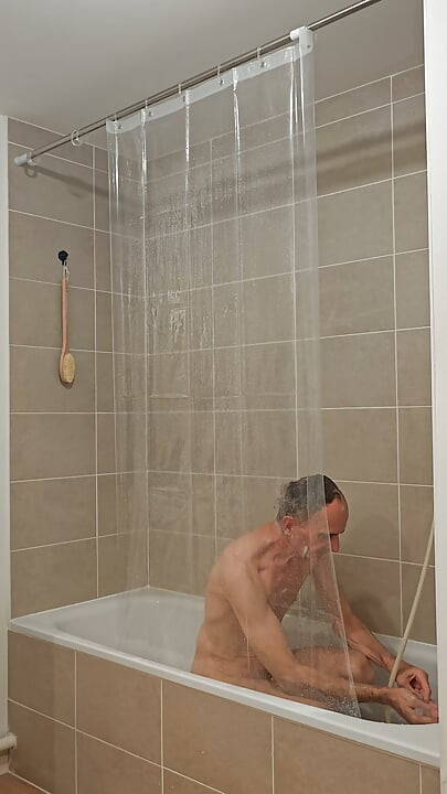 You are in the bathroom. Look at what you see.