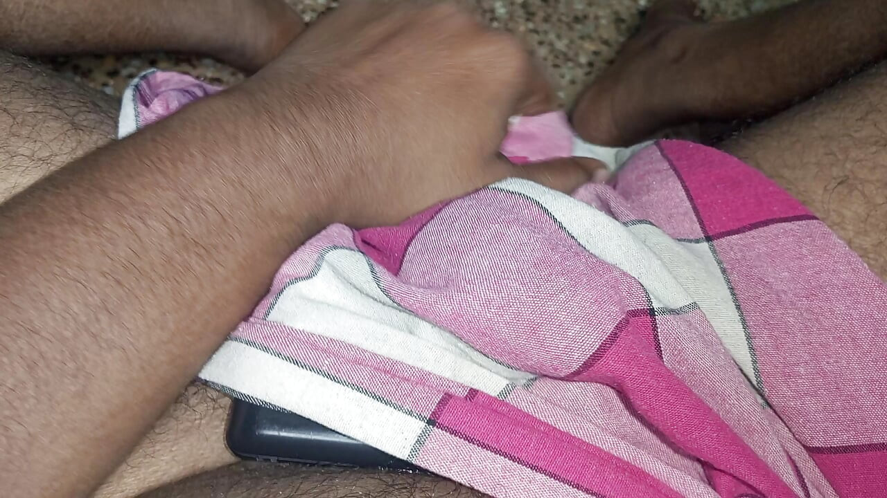 Индийский паренек-гей трахает сводную сестру в анал