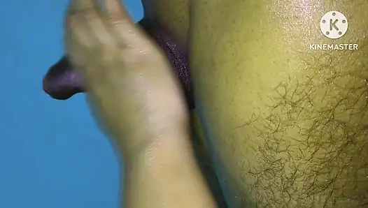 Hintli sıkı götlü kız masajdan sonra anal seks yapıyor