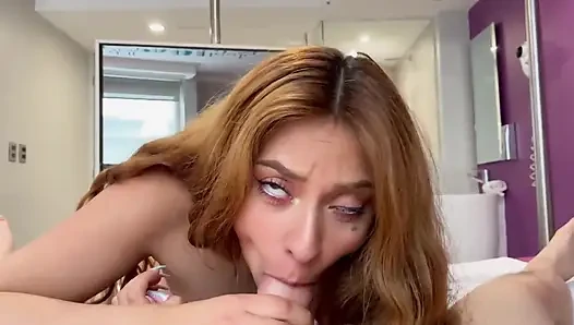 POV Nahaufnahme blowjob mit schöner rothaariger latina