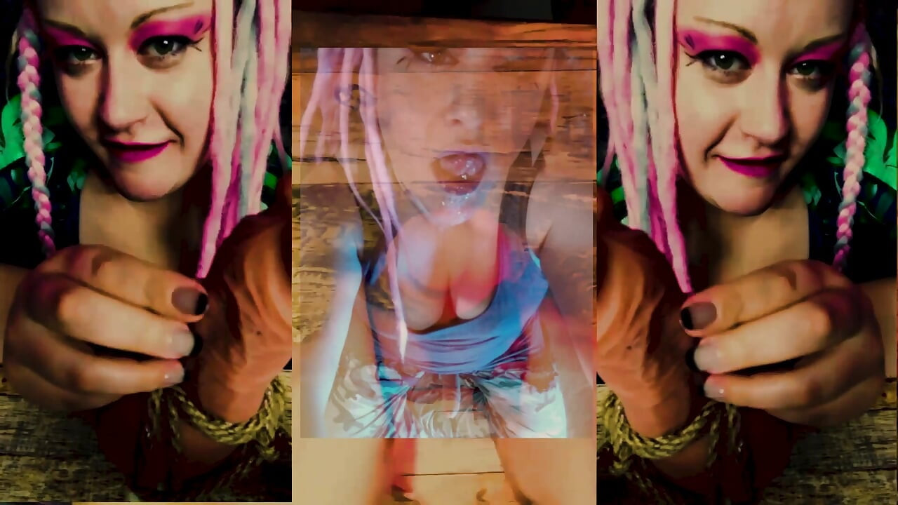 Tortura de pelotas del pervertido culo sexy travesti instrucciones de paja y polla oliendo