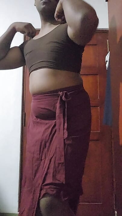 Sri Lankan Sissy Girl Ash Perera Showing Her Body