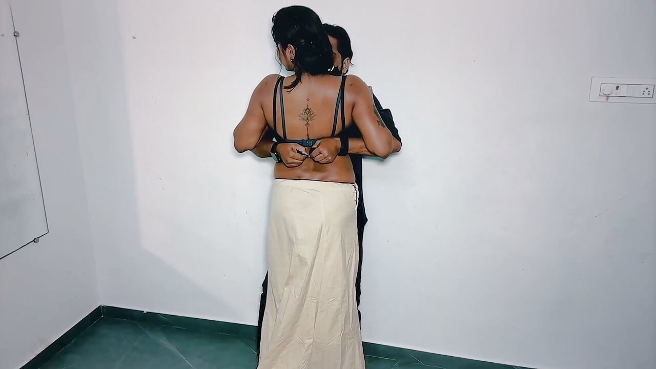 Nang pumunta ang misis sa palengke para mamili, silang dalawa lang ng bayaw at hipag ang naiwan sa bahay.