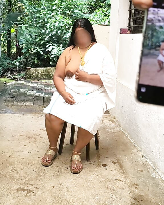 デシの女の子がトップレスのセクシーな写真撮影、撮影後の写真