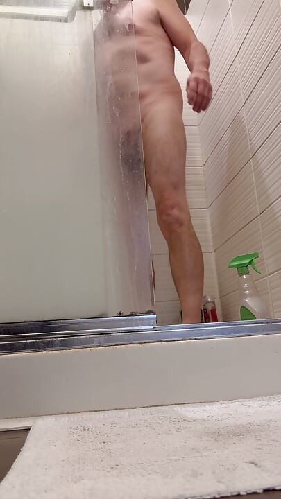 Soaping my ass and flossing my hole