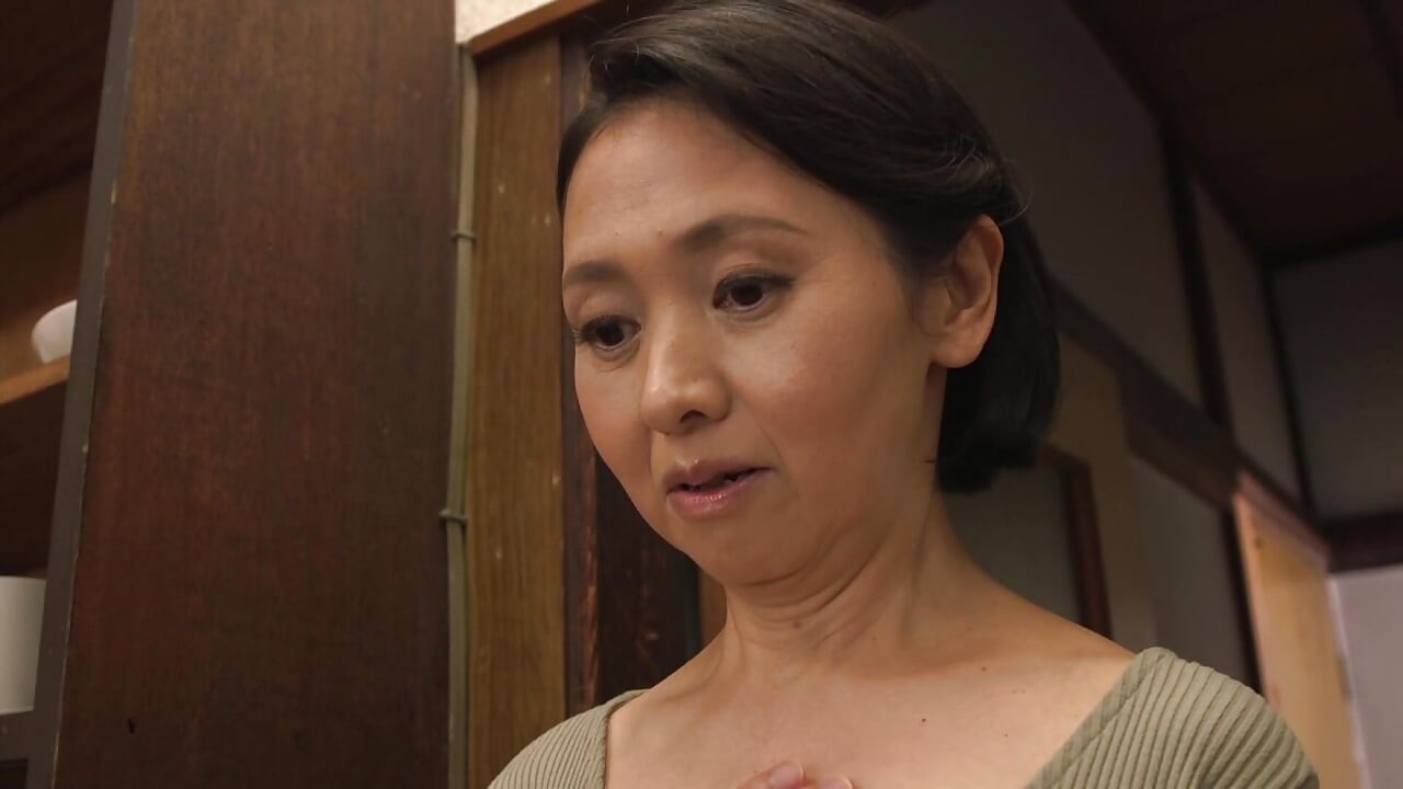 A162F06 A single mother-in-law and a frustrated son-in-law! Carnal sex driven mad by lust!