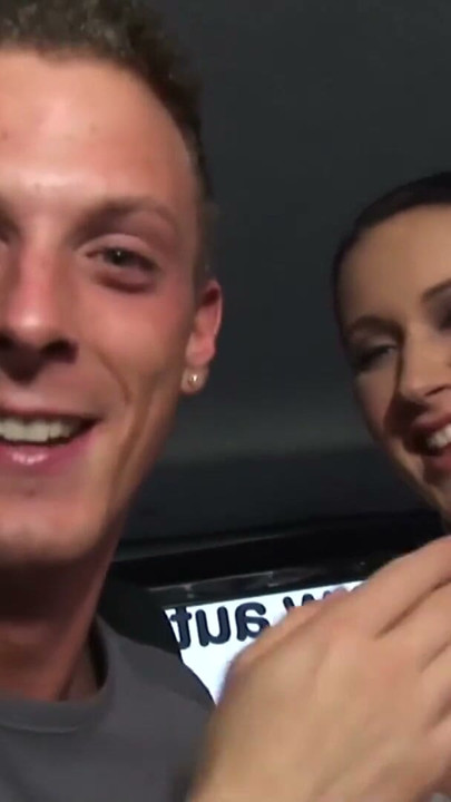 Geile Anhalterin fickt mit deutschem Typ im Bumsbus Outdoor | Clip 1