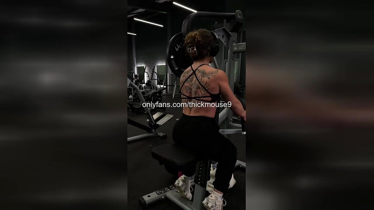 TikTok Teen's Pussy Slip-Up: Accidental Virgin Exposure!
