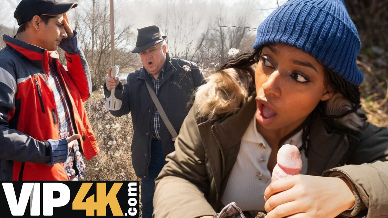 HUNT4K. Fuimos atrapados por extraños durante una mamada en público