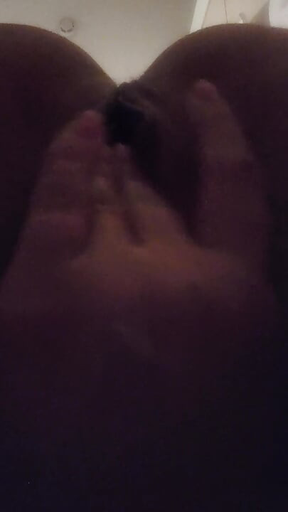 Masturbiert meine willige fotze bis zum orgasmus
