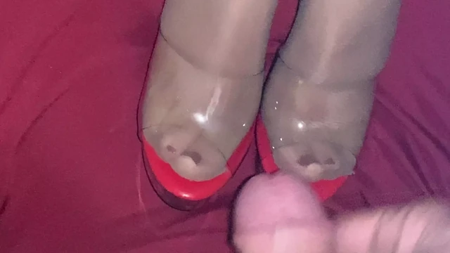 Do you like to cum on my feet? Play with me on Stripchat... search Tights