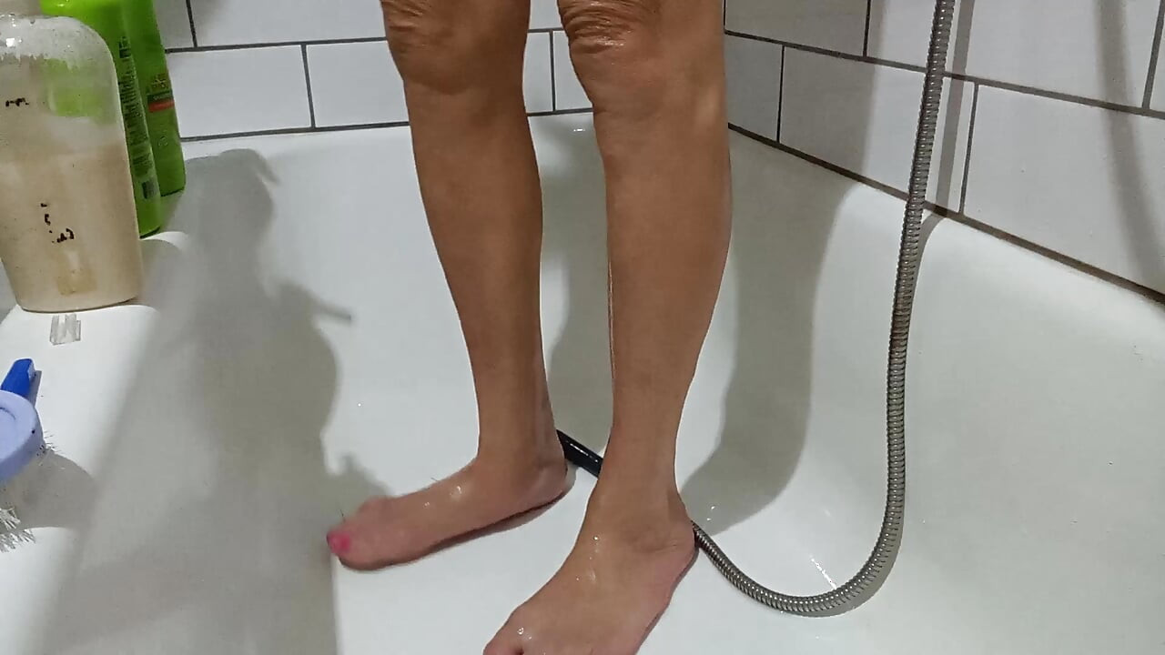 LizzyYum SD august 2026 bathing masturbation #5