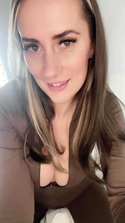 Droljasto britanska milf vara muža ASMR JOI