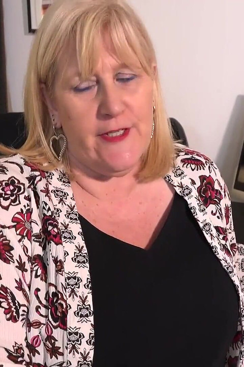 AuntJudysXXX - 직장을 유지하기 위해 거유 육덕 상사 캐서린을 유혹해