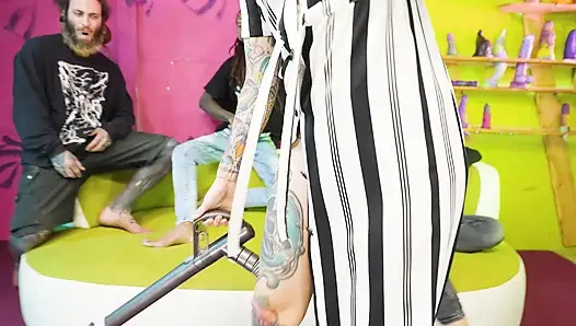 3 zu 1 harter gruppensex - doppelpenetration für tattoo