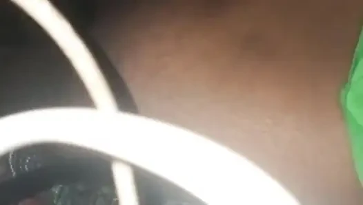 Yangzis muschi squirtet, nachdem sie von ihrem liebhaber, der ihr stiefvater ist, gefickt wurde