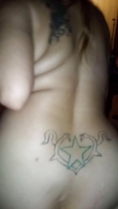 Wifey siendo juguetona con mi esposo