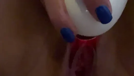 MILF squirts in a big stream because the plug in her ass is pressing
