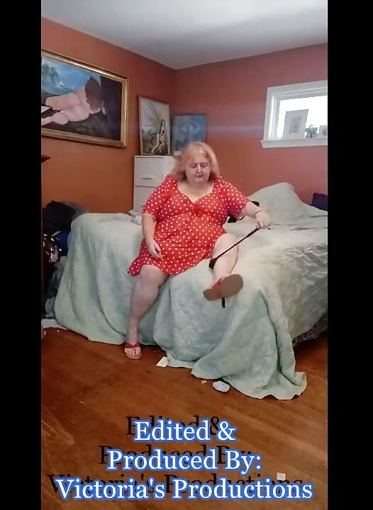 Nurse Vicki Wears Mini Mouse's Dress and Red Toe Shoes and Cums