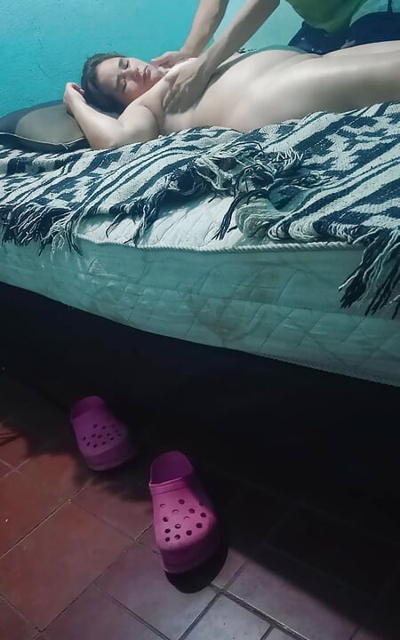 Расслабляющий массаж для моей пухлой девушки