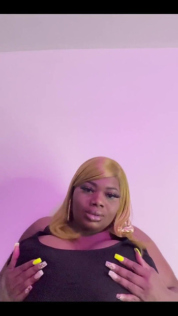 Striscia. Stuzzicare