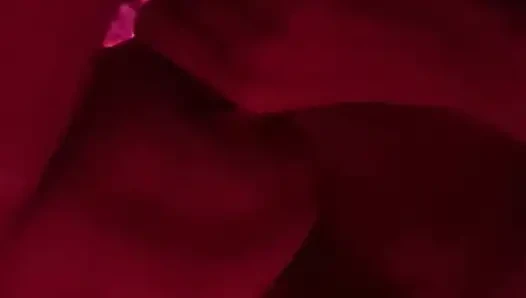 Ich lutsche seinen schwanz, während er meine sexy zehen leckt