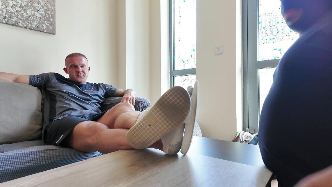 Foot Worship on Straight Muscle Hunk