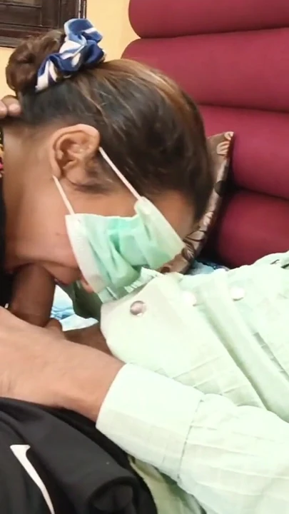 Jaw-dropping moment from "Kamwali fucked by new owner at work"