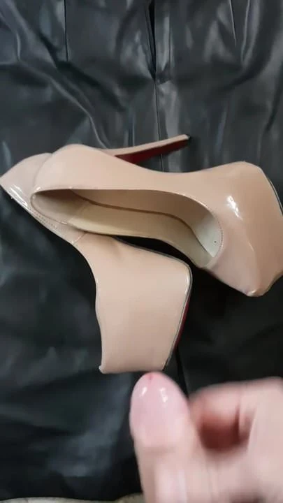 Mrs nude slutty red sole patent heels cummed