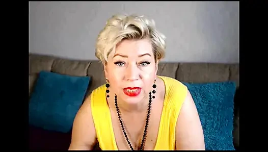 Havalı bir web kamerası fahişesi Aimee, büyük doğal göğüsleri, göt deliği yayılıyor ve hayata bakış açısı ))