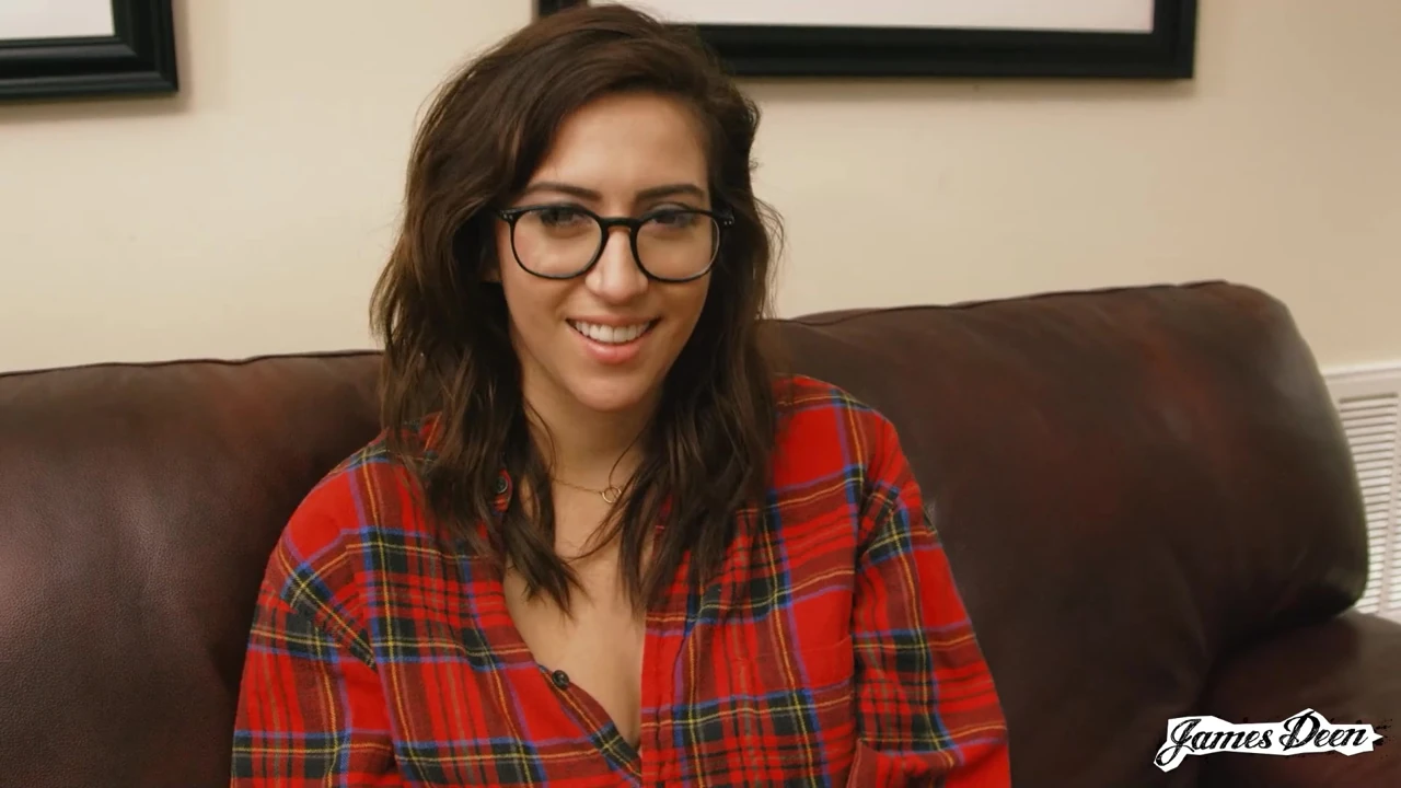 April O'neil'in dünyayı kurtaran sikişi - James Deen'in minnettarlığı
