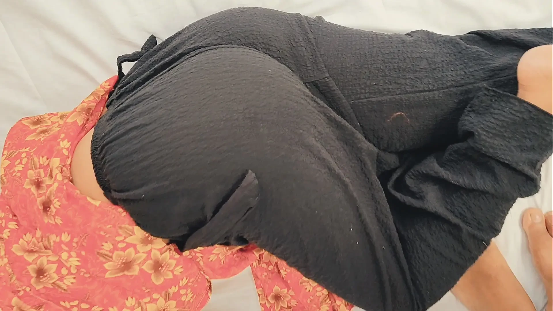 业余夫妇点燃生阴部摔跤