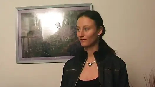 Amatör lezbiyen eş değiştirenler edepsiz davranışlarında filme alındı