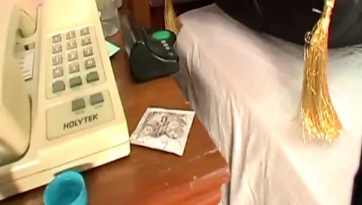 Esnek esmer yoğun kazık sürücüsüyle