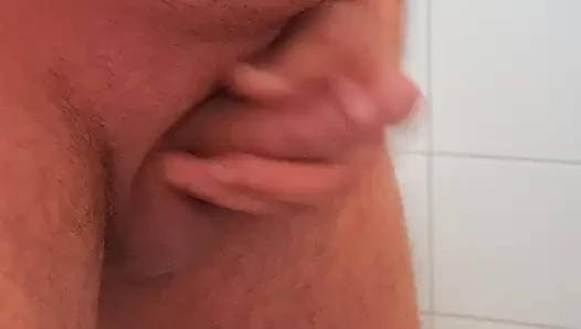 Yarakla mastürbasyon yapıyor