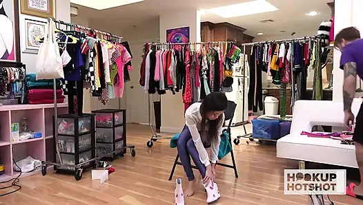 Bts - schwanzhungrige brünette vina sky ist süchtig nach hartem sex!