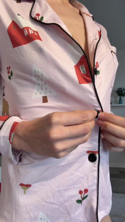 Christmas Try-On Haul on MV, OF, Fansly featuring leggings, crop tops, panties, bras, pajamas