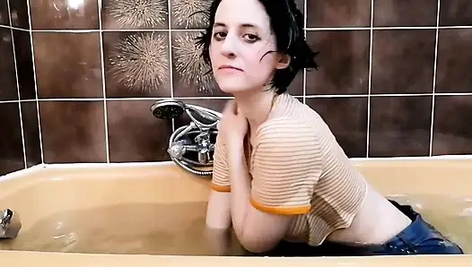 Stepsister gets dunked JOI