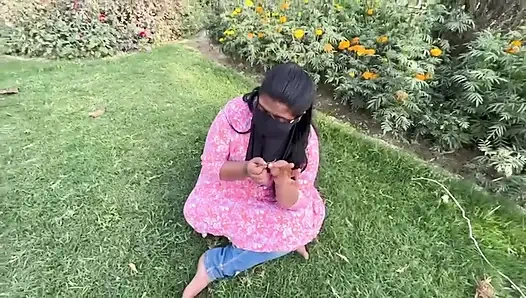 Ich ladke ne ek ladki ko bahla kar choda