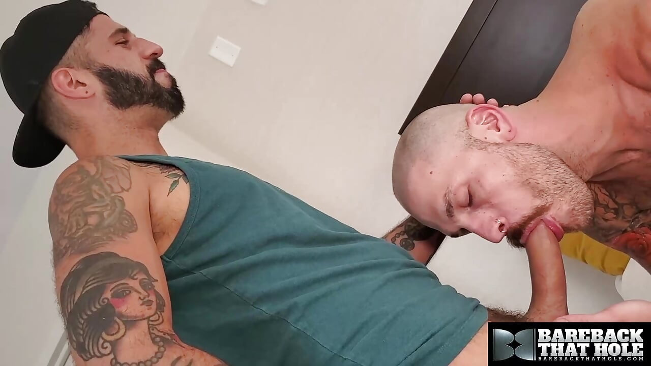 BAREBACKTHATHOLE Hung Romeo Davis Inserts Dick Inside Parker Logan Ass