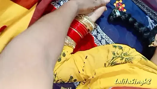 Indyjska wioska desi poślubiła bhabhi ma ostry seks - domowej roboty