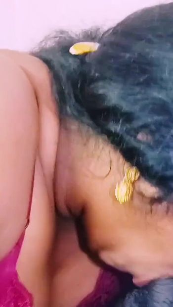 Desi blowjob stiefmutter und stiefsohn am frühen morgen blowjob.