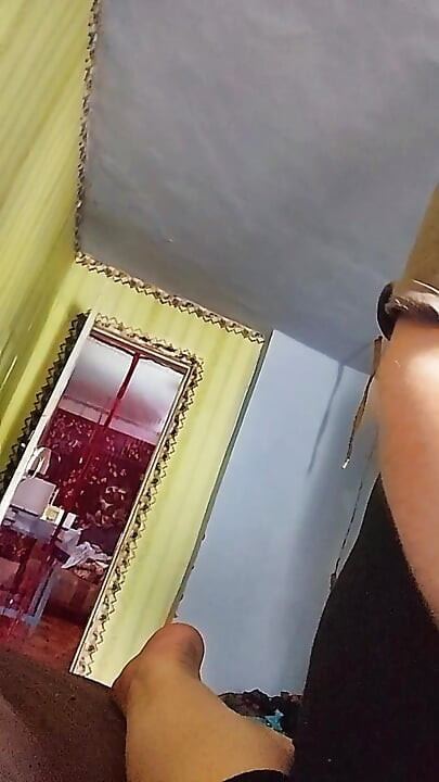 Amateur Girlfriend Blowjob Instead of Cooking - Curvy Brunette with Glasses Sucks and Jerks Cock