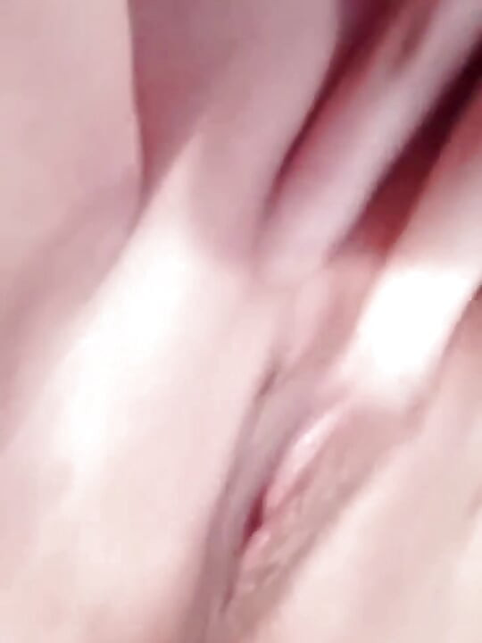 Hot Horny Mommy Masturbating While She Has Free Time