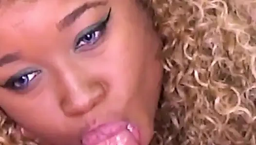 Neuling nina rivera gibt ihren ersten weihnachts-blowjob